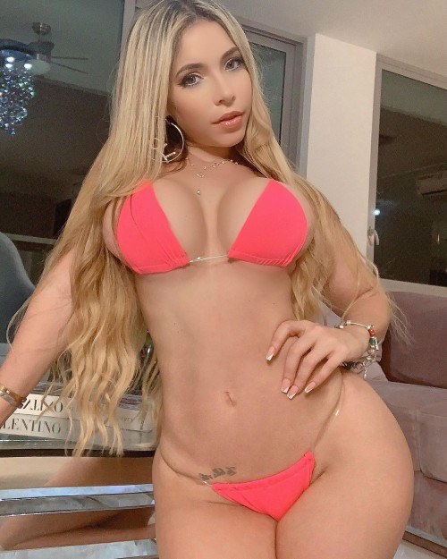 vanessitaoficial_72218526_1343926255776534_3054937528655966272_n.jpg