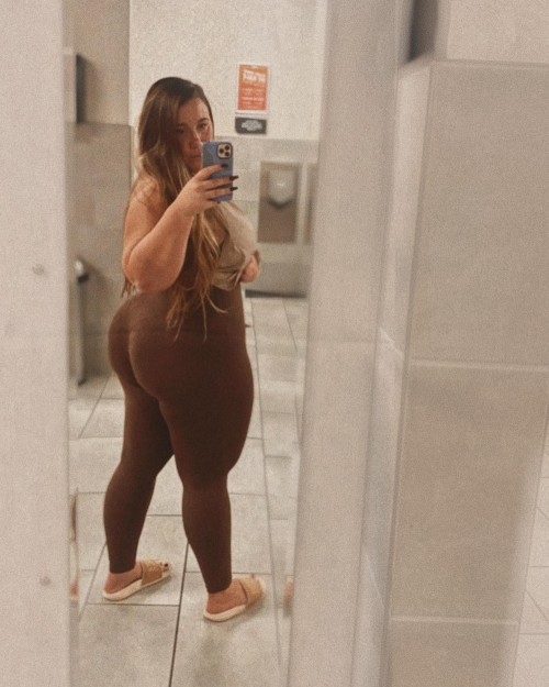 alexisnocare_258456947_4576269972494148_8461715278982904503_n.jpg