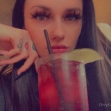 sophiaisspoiled-01-05-2022-2441835365-Send-20-for-our-drinks