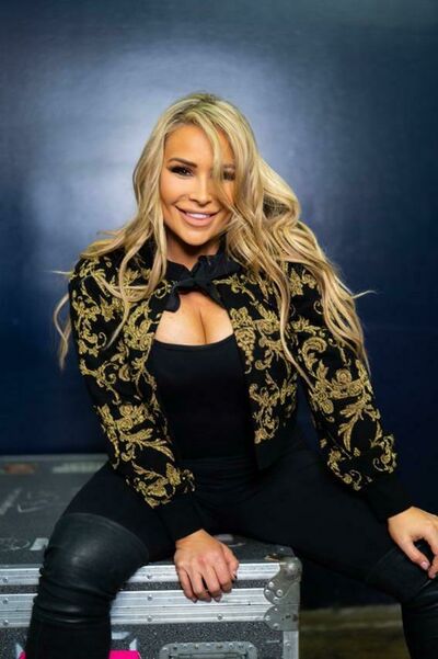 natalya-neidhart_0014_400px.jpg