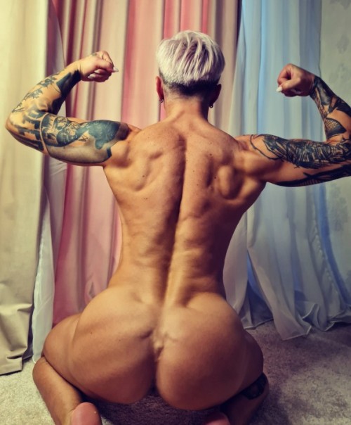 athlete-my-muscular-back-K2is0O.jpg