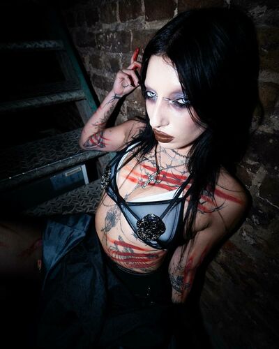 deathbyromy_0165_400px.jpg