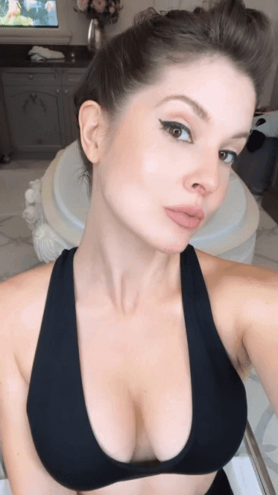 amandacerny_.gif