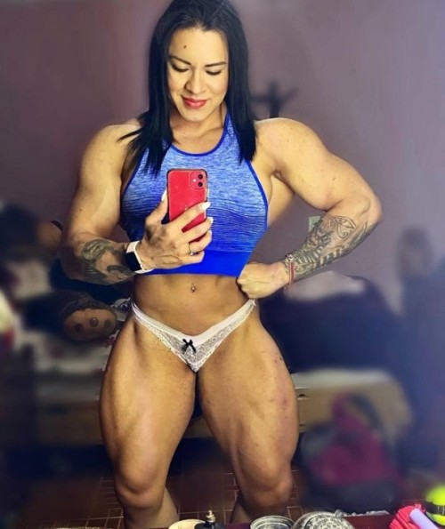 Monserrat Bustos (37)