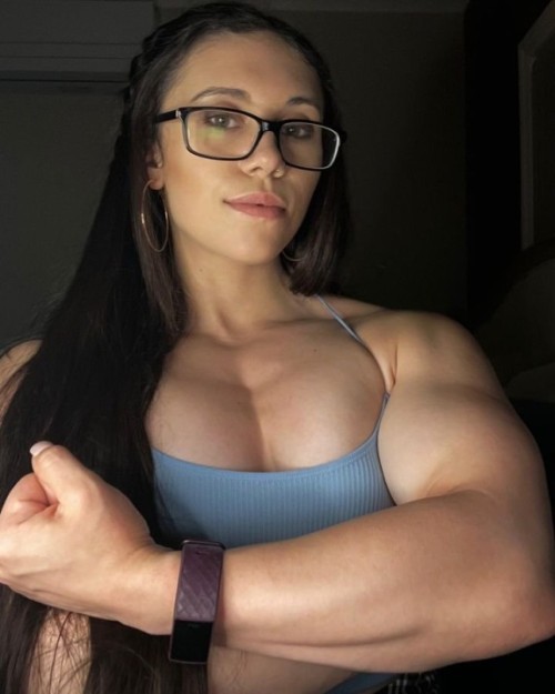 musclegoddess69-1fca51cdcbb8c6856.jpg