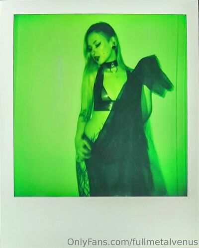 fullmetalvenus_0021_400px.jpg