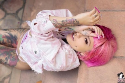 pink-suicide_0004_400px.jpg