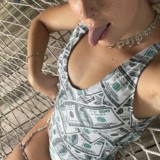 brizzy-pickle-bridget-sea-47-1080px