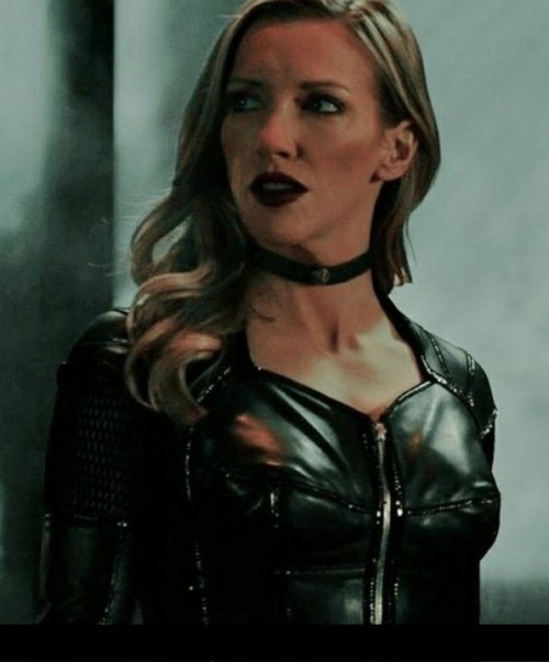 katie-cassidy-54-1080px.jpg