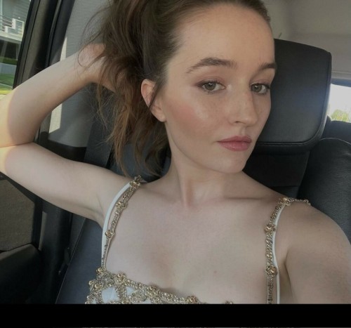 kaitlyn dever 197 1080px