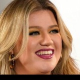 kelly-clarkson-6-1080px