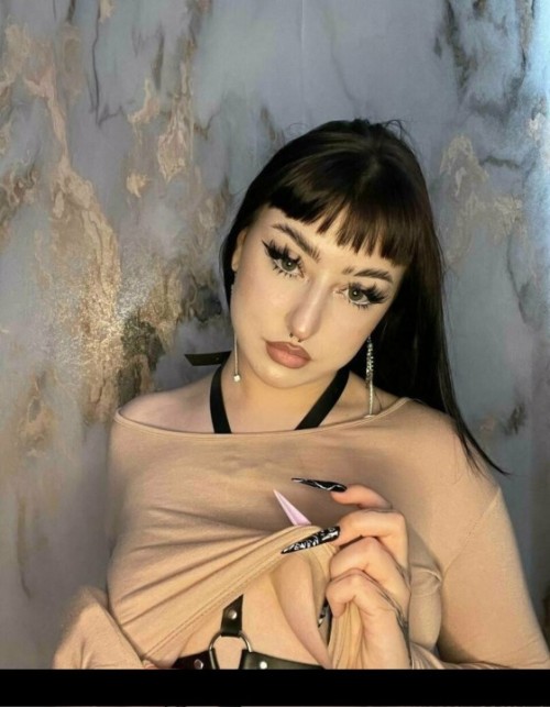 melanie-dark-56-1080px.jpg