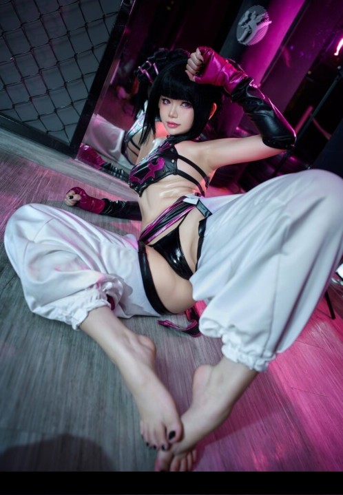 zinieq-cosplayer-100-1080px.jpg