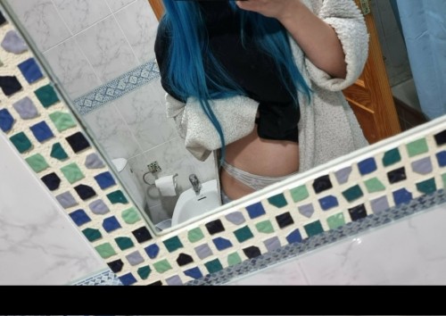 Yourbluehairedwaifu-Nude-21.jpg
