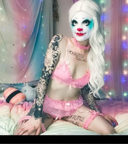 Yourlittleclowngirl-Nude-6.jpg