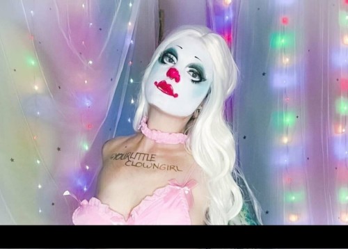 Yourlittleclowngirl-Nude-8.jpg