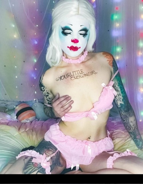 Yourlittleclowngirl-Nude-9.jpg