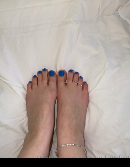 Yourstrulymsfeet-Nude-10.jpg