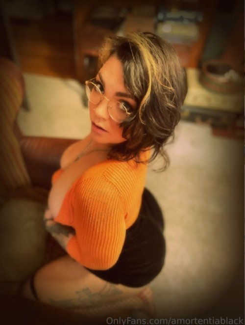 AmortentiaBlack-4.jpg
