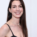 Anne-Hathaway-78