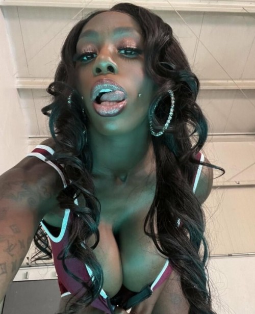 Ebony Mystique (56)