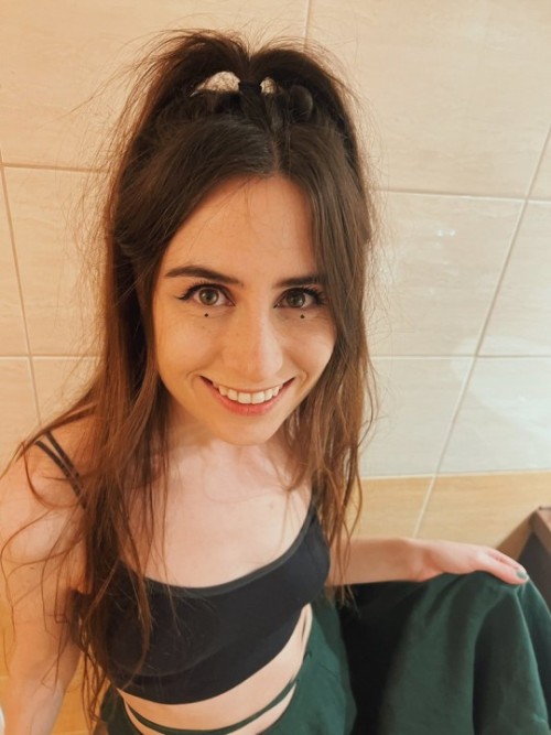 Dodie Clark doddleoddle 23