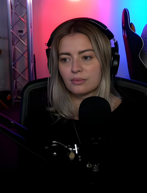 Elyse Willems 104