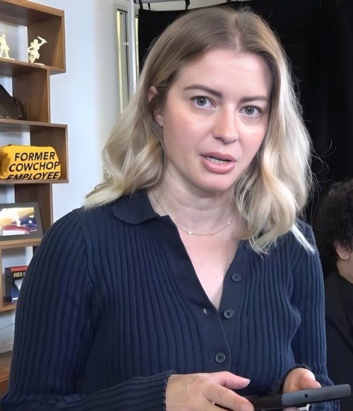 Elyse-Willems_110.jpg