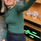 Elyse-Willems_113