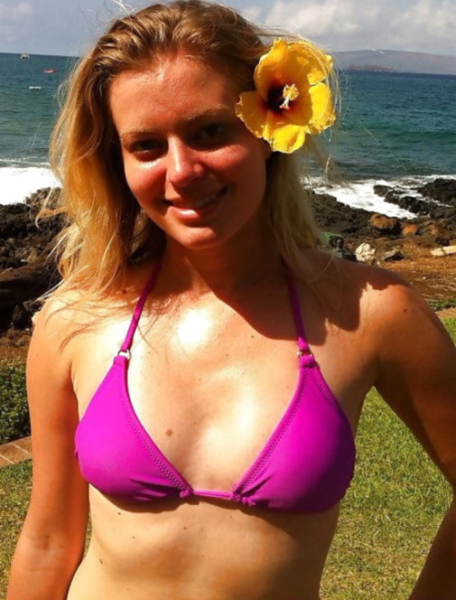 Elyse Willems 14