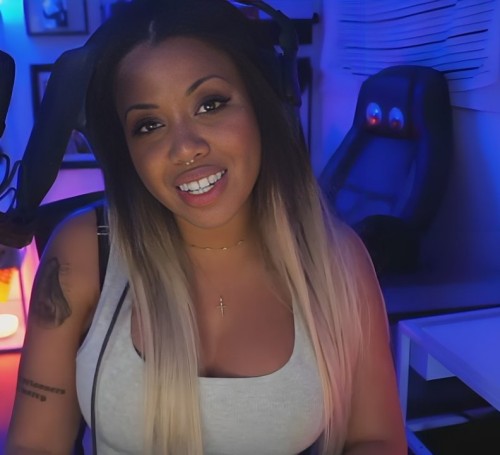 Ericka Bozeman aka BigBossBoze 118