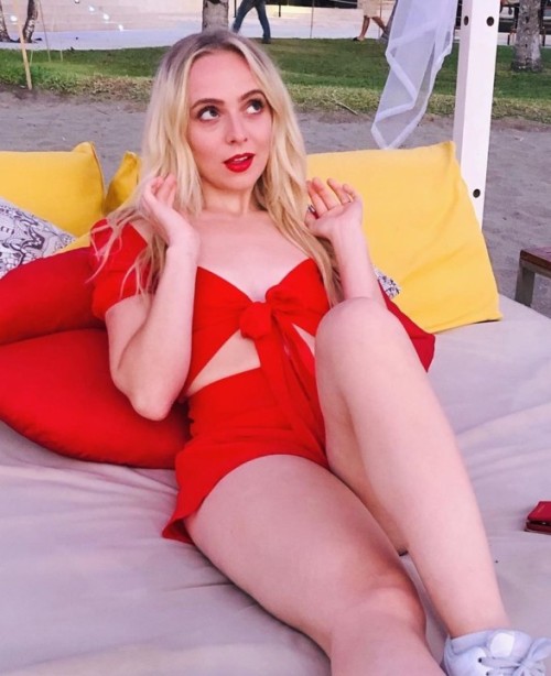 Madilyn Bailey 22