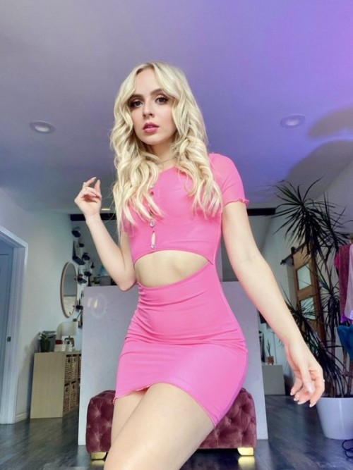 Madilyn Bailey 47