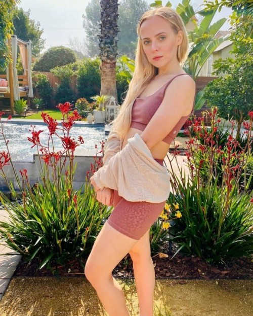 Madilyn Bailey 6