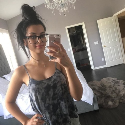 Sssniperwolf_22.jpg