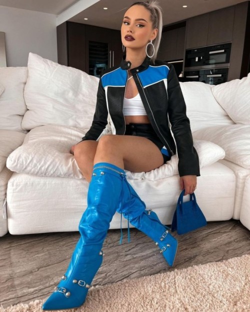 TikTok Petite Talia Mar 11