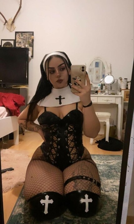 NevernaNoir-mygothpersonality_13.jpg