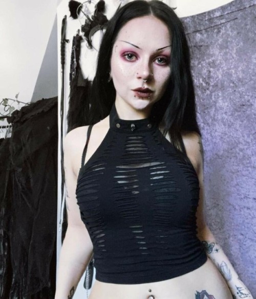 NevernaNoir-mygothpersonality_17.jpg