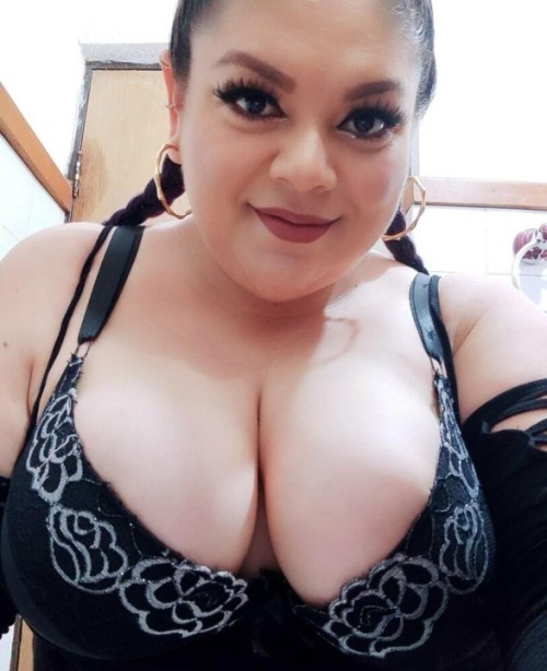 Hotjuicycurvy (65)