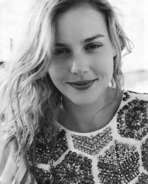 Abbie-Cornish_15.jpg