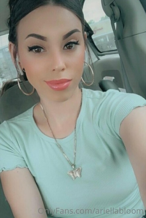 Ariellabloom-ariella.bloom_24.jpg