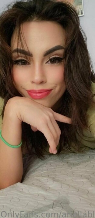 Ariellabloom-ariella.bloom_25.jpg