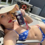 Alishadrinksbeer-Nude_14
