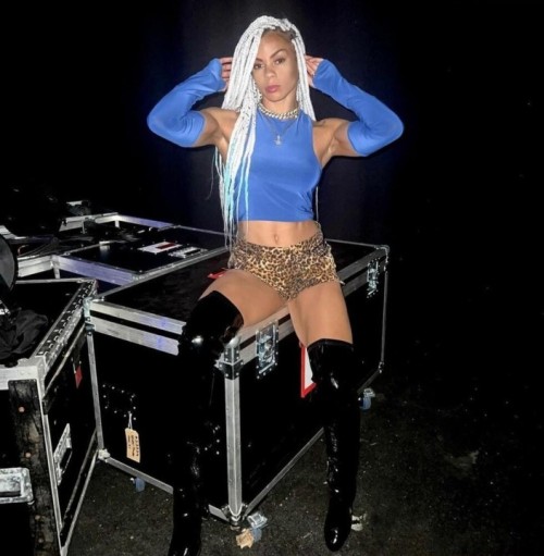 Briana-Brandy_12.jpg