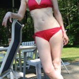 barefoot-mature-bikini